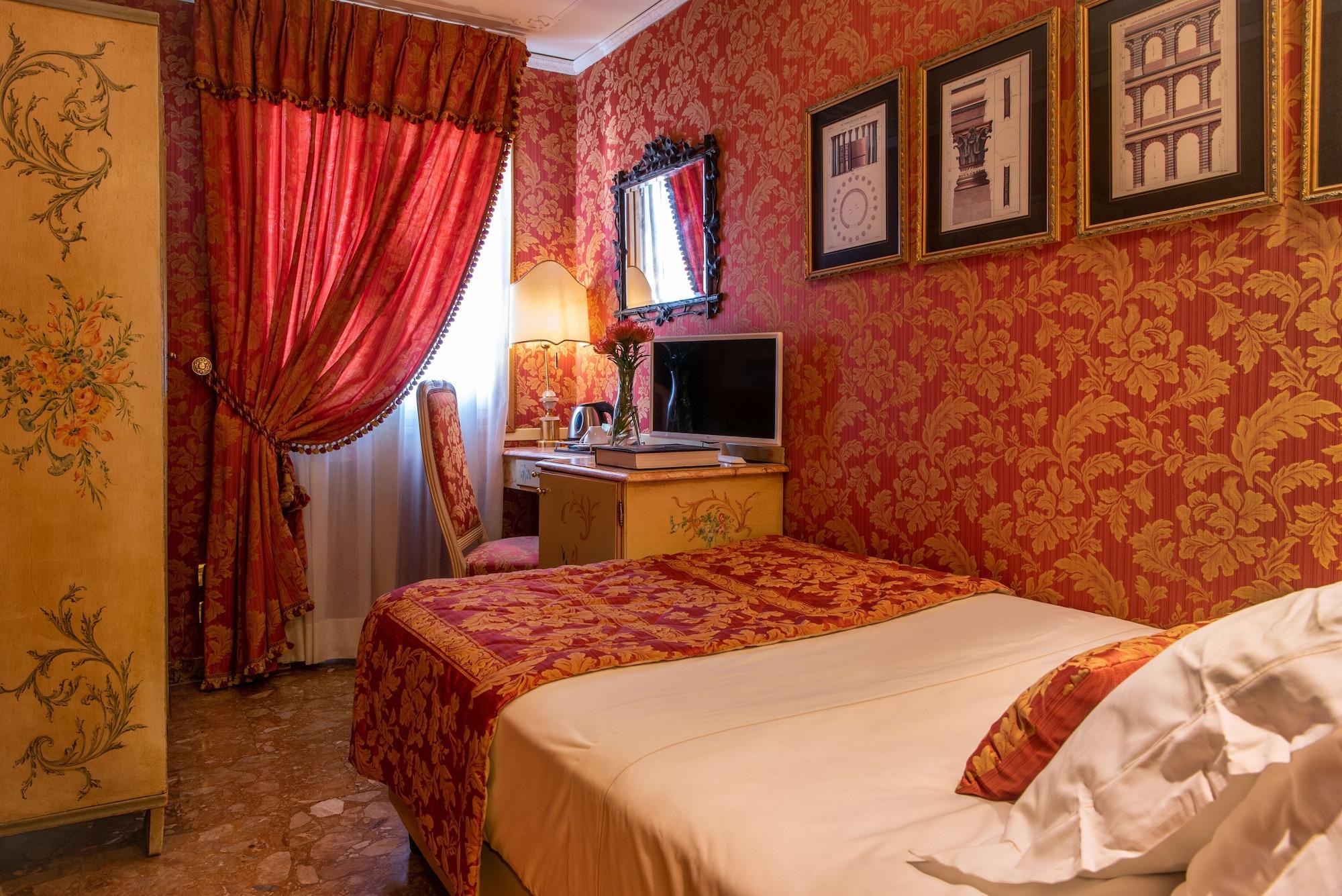 Hotel Santo Stefano Венеция Екстериор снимка