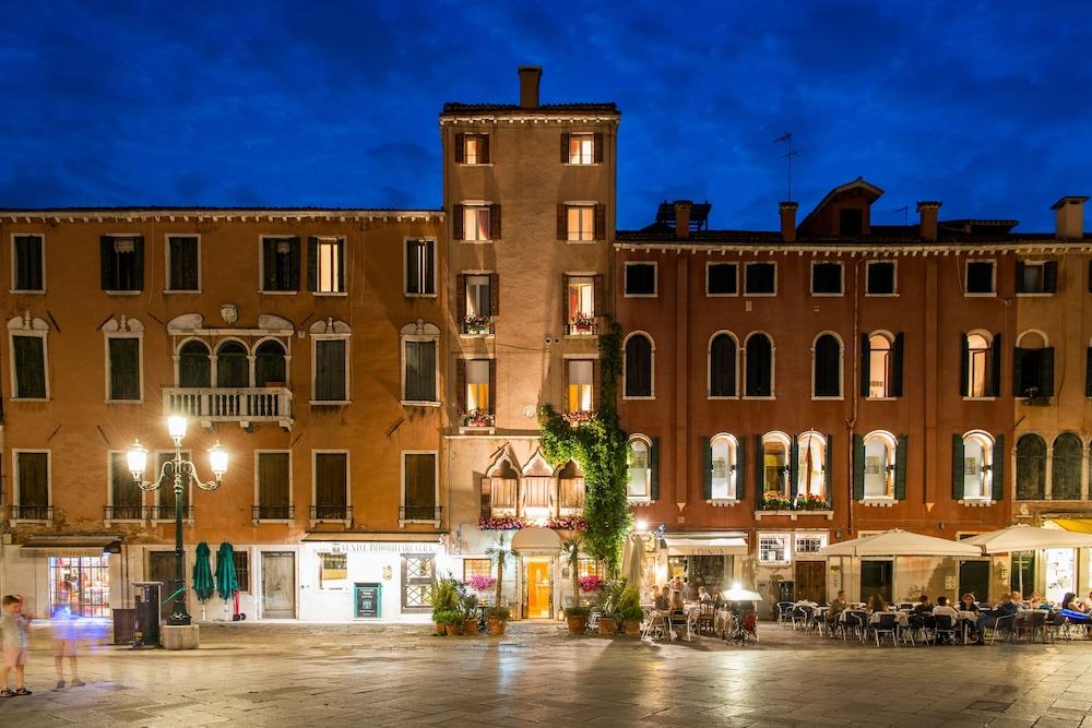 Hotel Santo Stefano Венеция Екстериор снимка