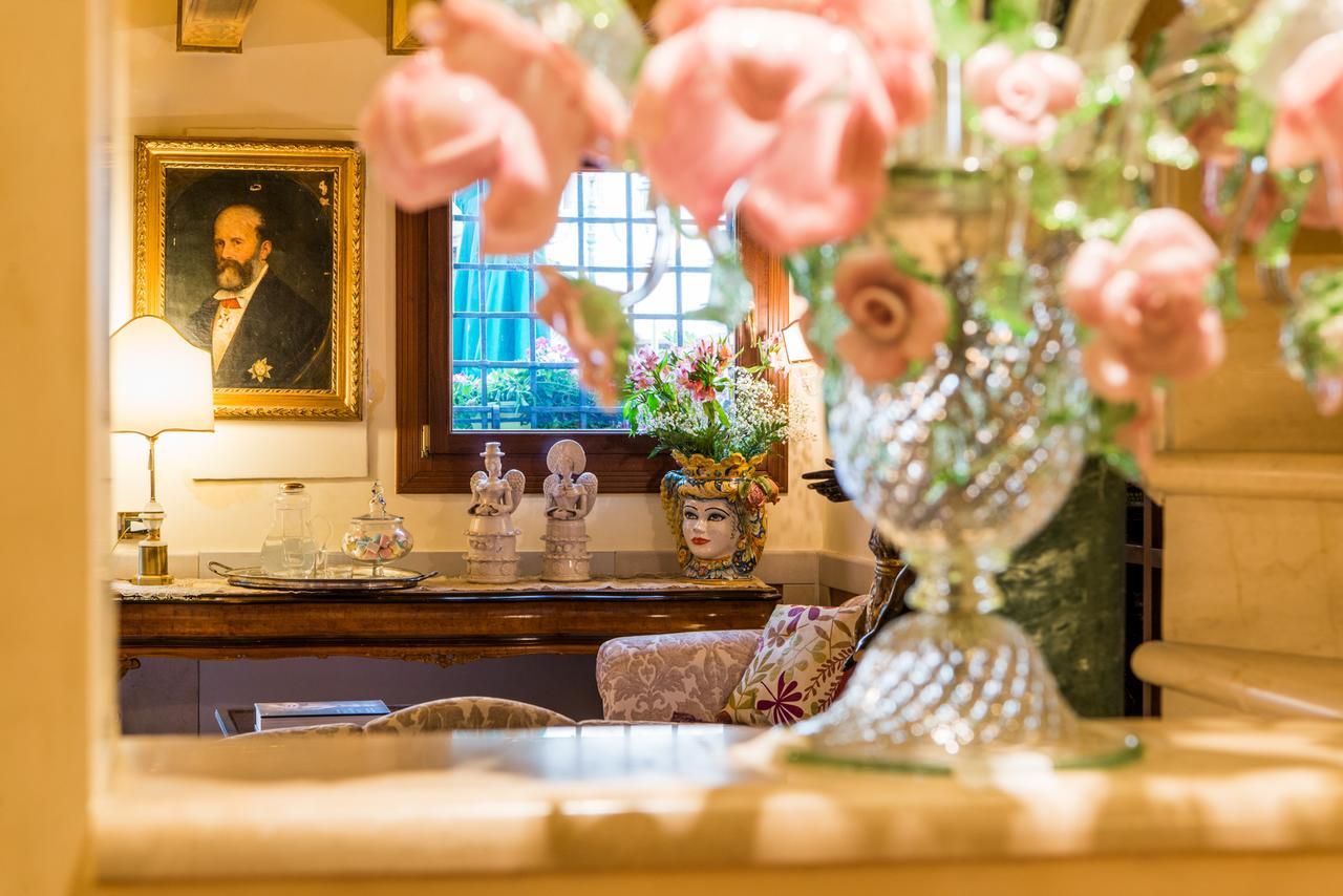 Hotel Santo Stefano Венеция Екстериор снимка