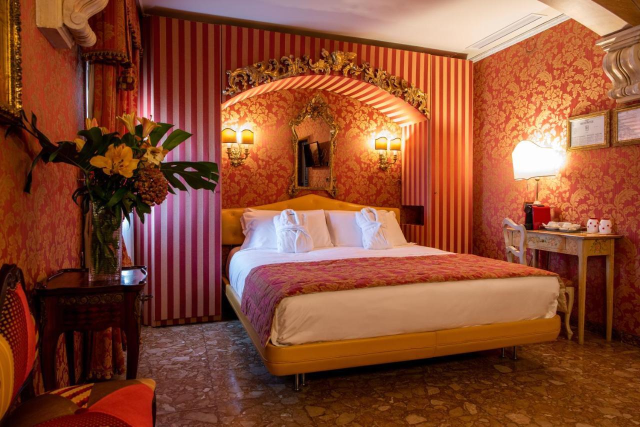 Hotel Santo Stefano Венеция Екстериор снимка