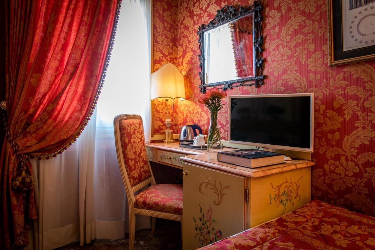 Hotel Santo Stefano Венеция Екстериор снимка